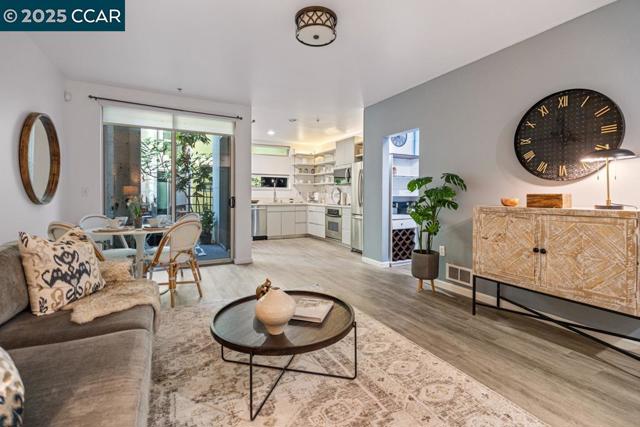 1201 Pine St, Oakland CA: https://media.crmls.org/mediaz/6c1afbea-a697-4ef1-ac23-f6806330a69e.jpg