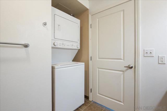 206 Park Blvd, San Diego CA: https://media.crmls.org/mediaz/6c1c265e-5c58-4a9e-8908-96c76ed83ea5.jpg