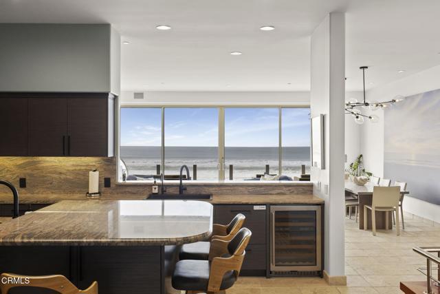 815 Mandalay Beach Road, Oxnard CA: https://media.crmls.org/mediaz/6c1c6311-5836-4ad3-872f-31d60330f954.jpg