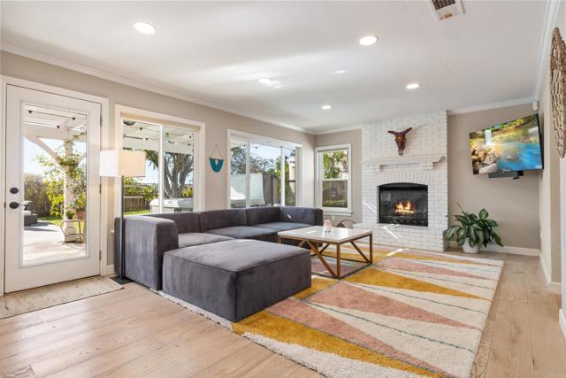 Detail Gallery Image 8 of 28 For 2072 Wandering Rd, Encinitas,  CA 92024 - 4 Beds | 2/1 Baths