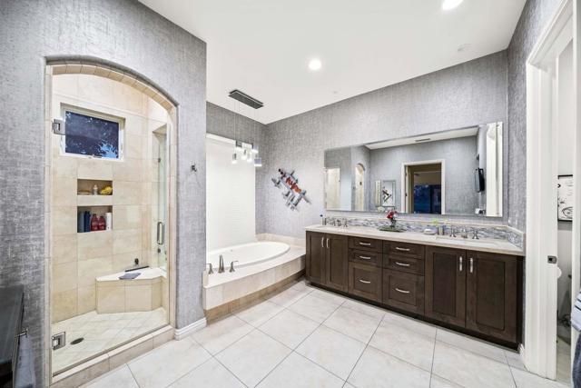 76054 Via Saturnia, Indian Wells CA: https://media.crmls.org/mediaz/6c1d6a03-b9f9-4cda-aae0-c10f65314c4a.jpg