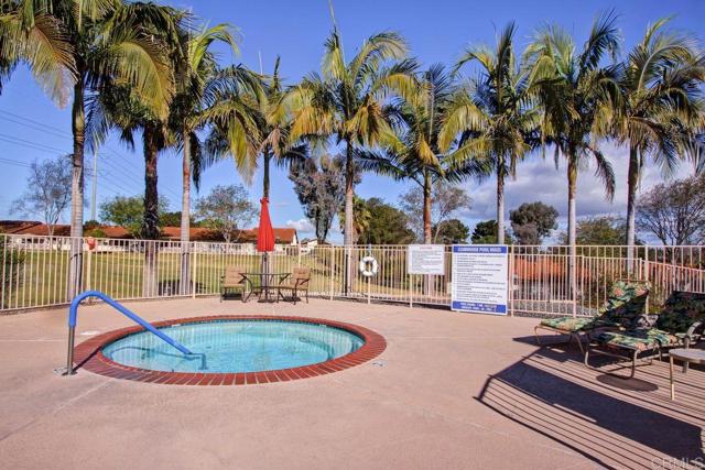 Detail Gallery Image 6 of 14 For 331 Volney Ln, Encinitas,  CA 92024 - 2 Beds | 2 Baths