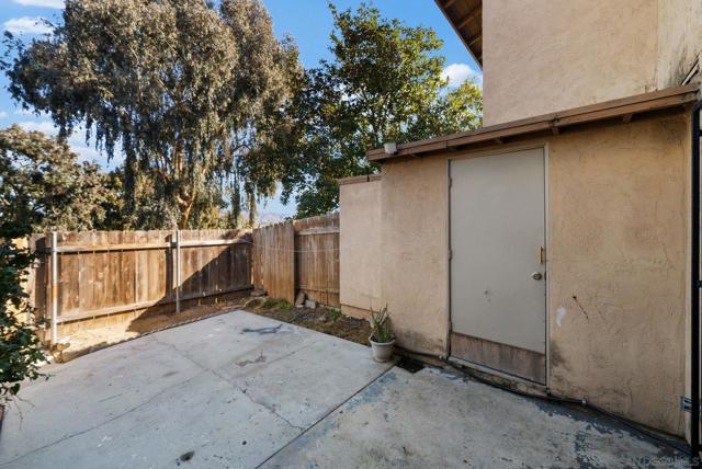 2079 Berry St, Lemon Grove, California 91945, 2 Bedrooms Bedrooms, ,1 BathroomBathrooms,Townhouse,For Sale,Berry St,250000421SD