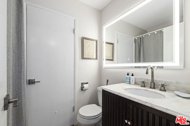 8670 Allenwood Road, Los Angeles CA: https://media.crmls.org/mediaz/6c1e06f7-d4b7-4296-9447-ba317952f995.jpg