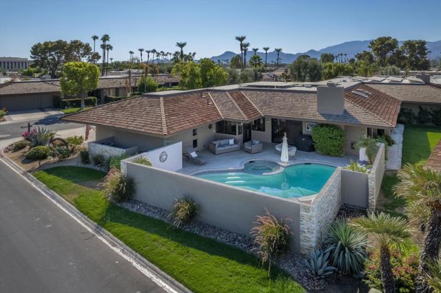 12 Whittier Court, Rancho Mirage CA: https://media.crmls.org/mediaz/6c1f8230-73fa-41e9-a6f8-35a98a914e83.jpg