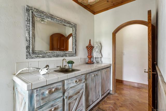 24943 N McIntire Road, Clements CA: https://media.crmls.org/mediaz/6c2031b7-8da5-471b-a2ef-bbc5a4a10cdf.jpg