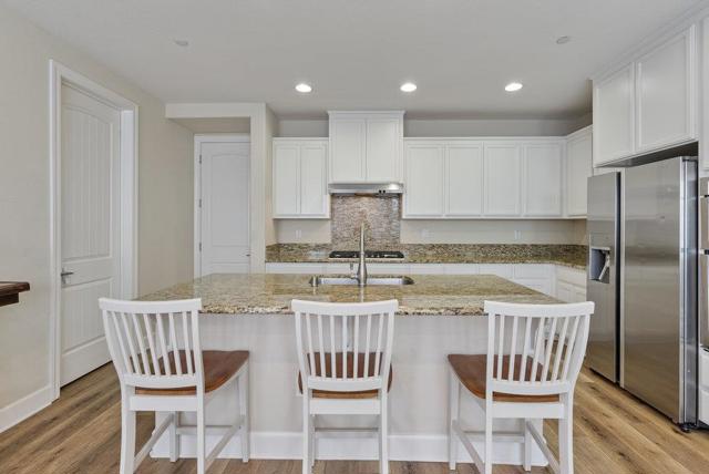 1618 Lily Court, Hollister CA: https://media.crmls.org/mediaz/6c208920-2962-476f-aa73-a4e3364190c3.jpg