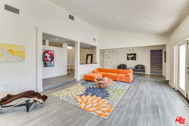 1410 Stradella Road, Los Angeles CA: https://media.crmls.org/mediaz/6c20db2f-968d-4d29-9120-76dd357e2371.jpg