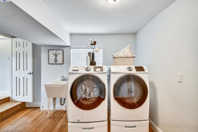 153 Morningside Dr, Daly City CA: https://media.crmls.org/mediaz/6c211661-f122-48c9-aaab-e0048df7a22e.jpg