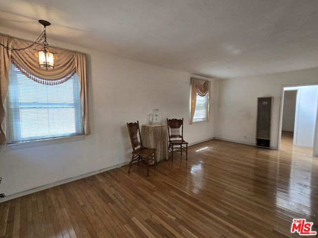12846 Short Avenue, Los Angeles CA: https://media.crmls.org/mediaz/6c2142bb-17cf-4c8f-919b-5afbc21efd82.jpg