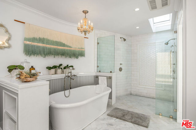 13481 Bayliss Road, Los Angeles CA: https://media.crmls.org/mediaz/6c216bc1-b9b9-4b4e-9286-0b45bf70f593.jpg