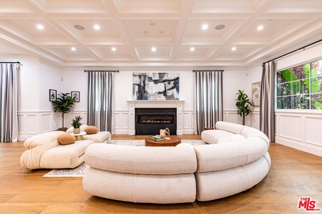 5162 Otis Avenue, Tarzana CA: https://media.crmls.org/mediaz/6c2195dd-4612-445e-abb2-e7beb84a7cb8.jpg