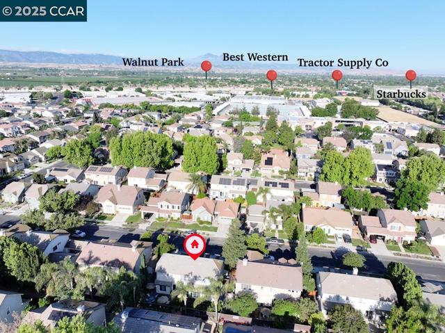 96 Heritage Way, Brentwood CA: https://media.crmls.org/mediaz/6c21c23b-a065-422f-820b-c59b26226658.jpg