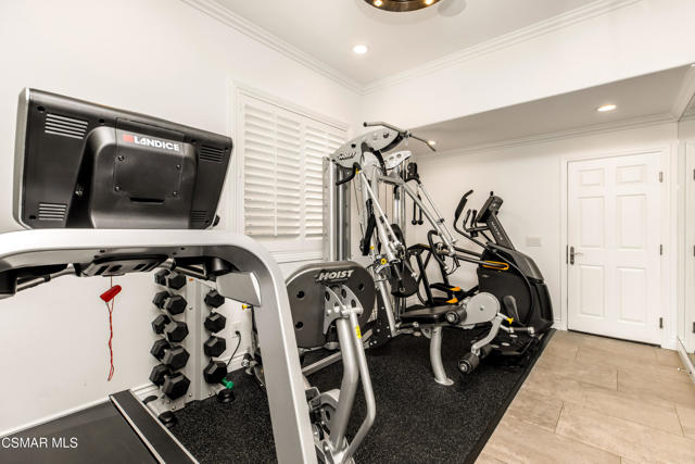 6072 Mandeville Place, Oak Park CA: https://media.crmls.org/mediaz/6c22002b-33e0-4026-8367-a2b9ccaf9fe0.jpg