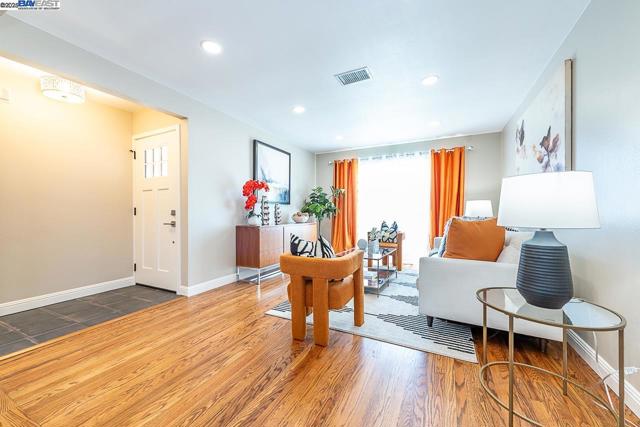 32409 Elizabeth Way, Union City CA: https://media.crmls.org/mediaz/6c231185-6f6e-41e8-a39e-74249c53db08.jpg