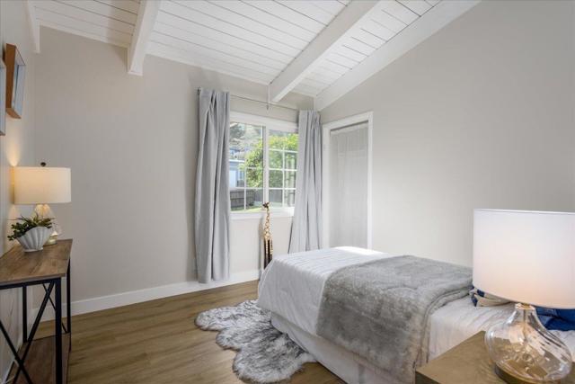 815 Edgemar Avenue, Pacifica CA: https://media.crmls.org/mediaz/6c231588-92ef-43ef-a109-8b31dfce30ee.jpg