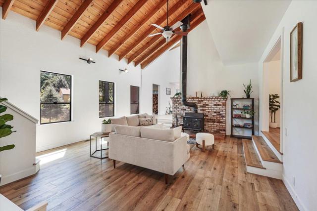 360 Braemoor Drive, Santa Cruz CA: https://media.crmls.org/mediaz/6c2379ba-e748-45a0-97f2-06b10838a880.jpg