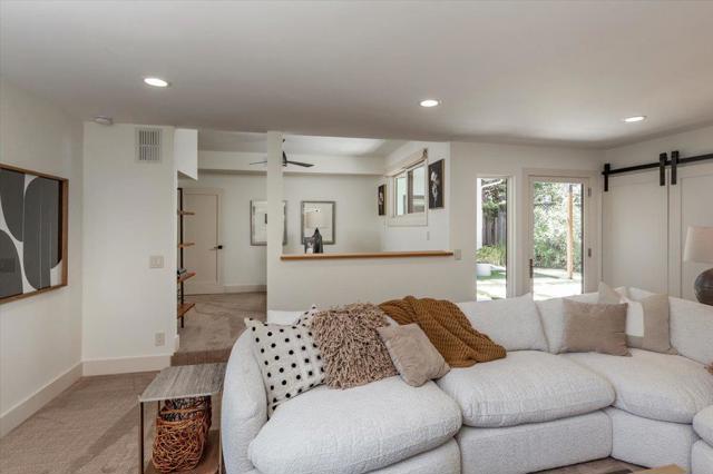 15902 Rochin Terrace, Los Gatos CA: https://media.crmls.org/mediaz/6c2396f4-bb1b-4842-a4e3-9378af3959a2.jpg