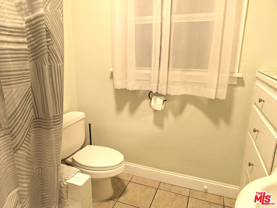 https://media.crmls.org/mediaz/6c23ebbf-87b3-4045-9b25-0e4555d45047.jpg?preset=X-Large