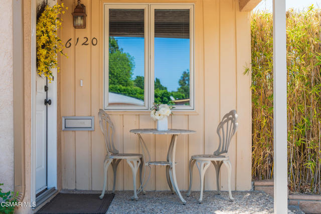 6120 Zelzah Avenue, Encino CA: https://media.crmls.org/mediaz/6c2407ba-362a-4be2-b416-df1a2e5aa96a.jpg