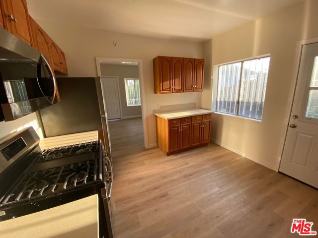 2521 Verde Street, Los Angeles CA: https://media.crmls.org/mediaz/6c24fd0c-a2de-4fbb-8ad2-ec42416cf200.jpg