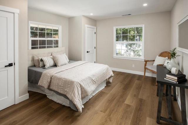 706 University Avenue, Los Altos CA: https://media.crmls.org/mediaz/6c24fd8f-e79a-481b-85a9-a0b698471a4f.jpg