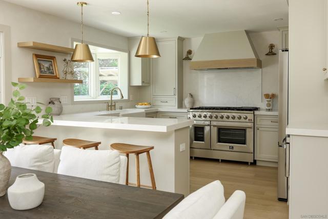8965 Cliffridge Ave, La Jolla CA: https://media.crmls.org/mediaz/6c251d8f-0c9f-4198-a175-a7b3202f5ac1.jpg