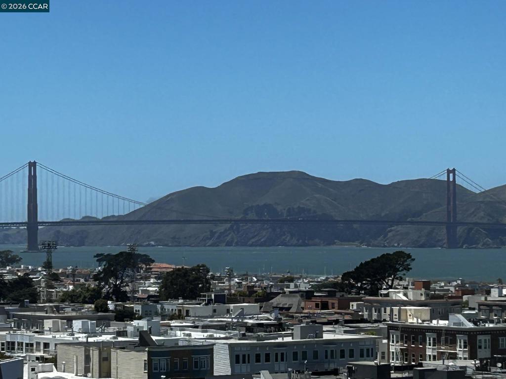 https://media.crmls.org/mediaz/6c255d02-3040-414d-ad0f-cbaf968b6a90.jpg?preset=X-Large