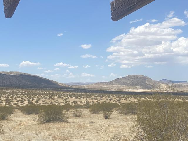 128 Caspers Road, Landers CA: https://media.crmls.org/mediaz/6c258c2b-307e-4b4d-ac5e-d6e7391c14cf.jpg