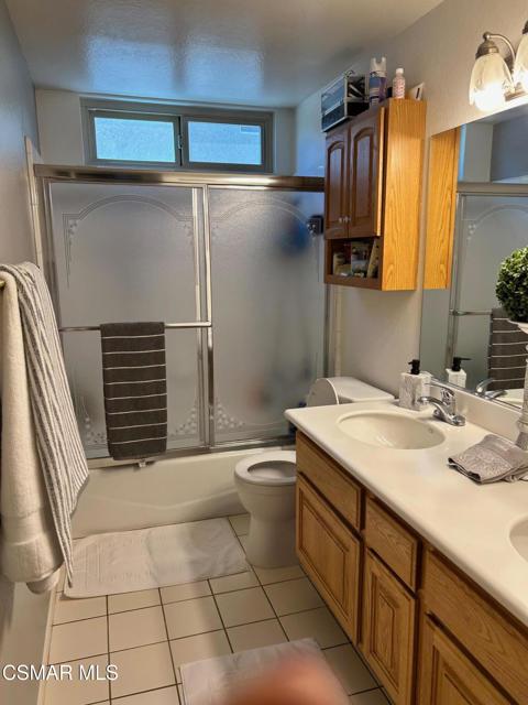 2653 N Broadmoor Avenue, Simi Valley CA: https://media.crmls.org/mediaz/6c25ea3b-70b8-4b46-b4aa-833a75ecfc92.jpg