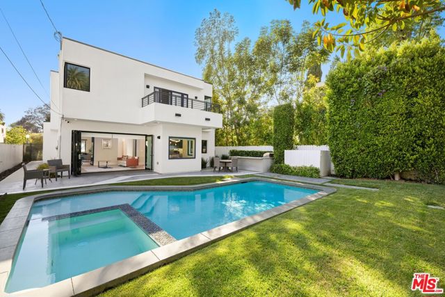 2012 Veteran Avenue, Los Angeles CA: https://media.crmls.org/mediaz/6c2680aa-53a5-4bbf-87b5-85aca38ae034.jpg