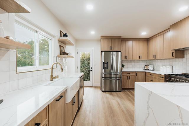 4033 S Hempstead Cir, San Diego CA: https://media.crmls.org/mediaz/6c26aad0-5abd-43a6-8ebf-20d353679e12.jpg