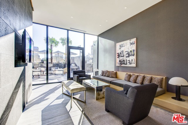 801 S OLIVE Street, Los Angeles CA: https://media.crmls.org/mediaz/6c26aef8-76c0-4a4e-8dfe-c0f10f4ea2dc.jpg