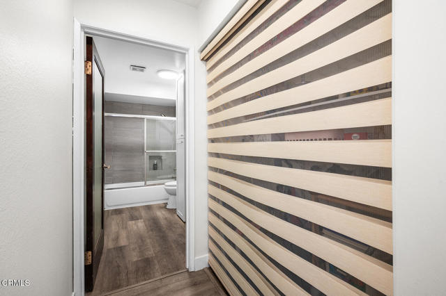 4275 Via Arbolada, Los Angeles CA: https://media.crmls.org/mediaz/6c272599-01e0-44c3-bd62-834164fe5b5c.jpg