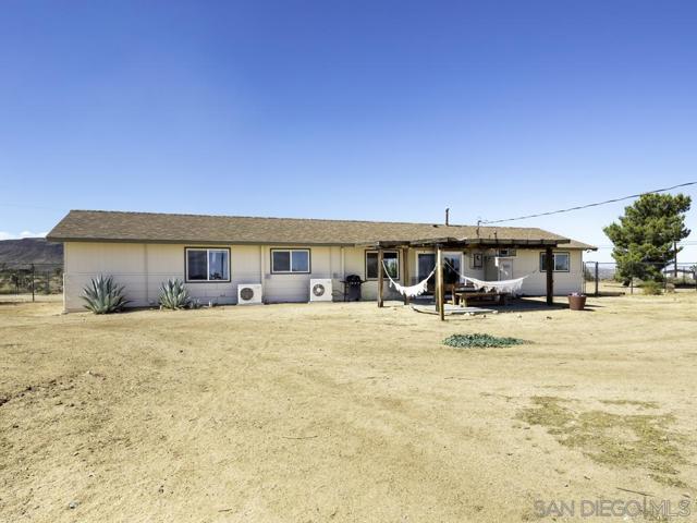 3223 Gemini Ln, Yucca Valley, California 92284, 4 Bedrooms Bedrooms, ,1 BathroomBathrooms,Single Family Residence,For Sale,Gemini Ln,240023902SD