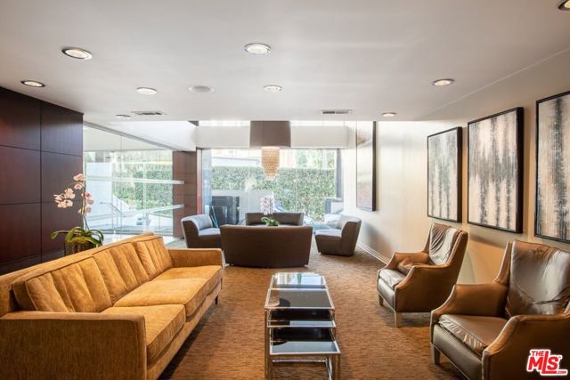 7250 Franklin Avenue, Los Angeles CA: https://media.crmls.org/mediaz/6c2836a0-704e-4ebf-9c8c-d9f602e1e201.jpg
