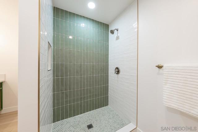 5435 Del Cerro Blvd, San Diego CA: https://media.crmls.org/mediaz/6c2846e4-91ee-4bde-ae48-f89cc16840a8.jpg