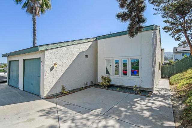 2017 Crofton Street, Spring Valley CA: https://media.crmls.org/mediaz/6c28a832-e1d1-41bb-8da9-a92987084446.jpg