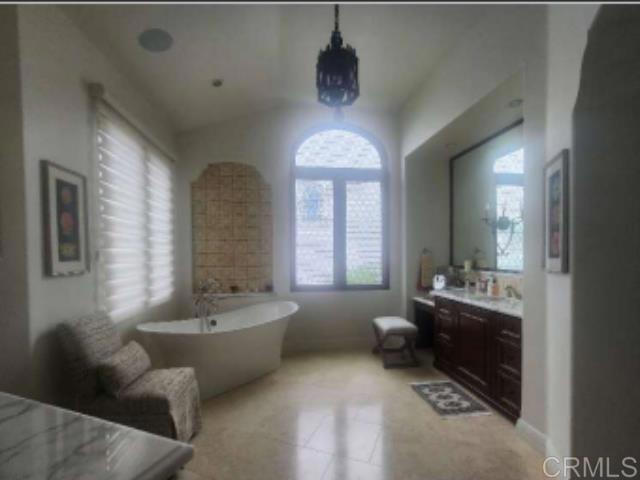 Detail Gallery Image 14 of 21 For 6540 El Camino Del Teatro, La Jolla,  CA 92037 - 5 Beds | 6 Baths