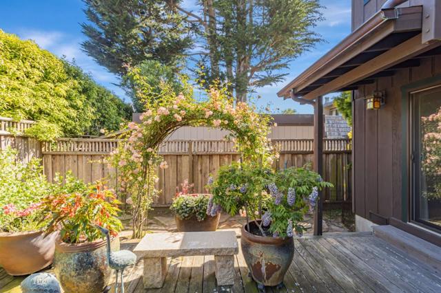 1025 Tamarind Street, Montara CA: https://media.crmls.org/mediaz/6c29473c-3c74-49f4-ade7-165a4350dcb9.jpg