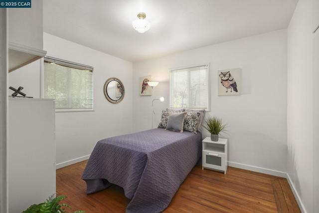 884 Juanita Dr, Lafayette CA: https://media.crmls.org/mediaz/6c29961a-c09a-4512-a08b-4d24db2c5bff.jpg