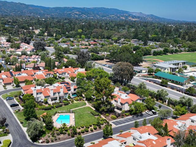 135 Calle Larga, Los Gatos CA: https://media.crmls.org/mediaz/6c2a2235-fdcf-4ccc-962d-22636cf6bf47.jpg