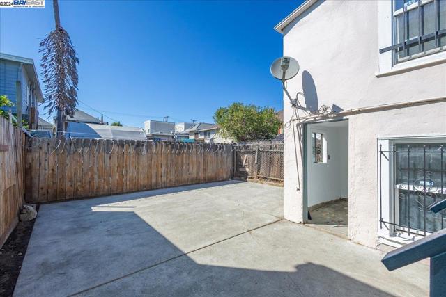 913 35Th Ave, Oakland, California 94601, 3 Bedrooms Bedrooms, ,2 BathroomsBathrooms,Single Family Residence,For Sale,35Th Ave,41069674