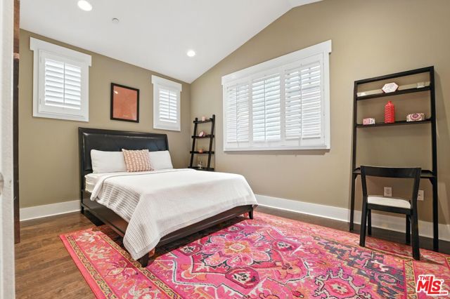 2020 Holly Drive, Los Angeles CA: https://media.crmls.org/mediaz/6c2ad10d-75ef-4d23-8be0-c6a7a38fb133.jpg