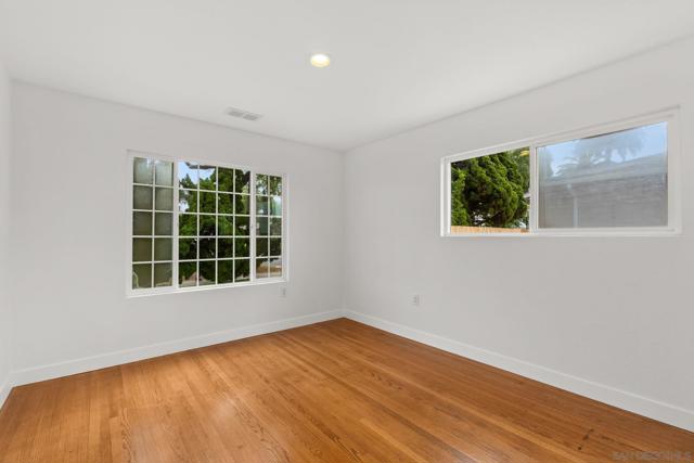 614 Fifth Ave, Chula Vista CA: https://media.crmls.org/mediaz/6c2b09d8-473c-40ca-a009-790a5c5b38cb.jpg