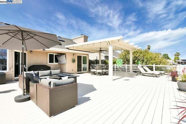 1864 Dune Point Way, Discovery Bay CA: https://media.crmls.org/mediaz/6c2b1713-82ea-4b15-8099-9e299cc2213c.jpg