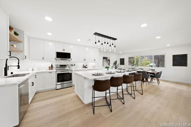 13764 Jamul DR, Jamul CA: https://media.crmls.org/mediaz/6c2c172d-4622-474a-980e-7bd81b7c0b94.jpg