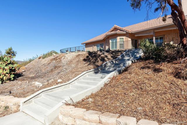 32153 Cerrada del Coyote, Warner Springs CA: https://media.crmls.org/mediaz/6c2c1a60-4479-47a7-b255-9c87eb378611.jpg