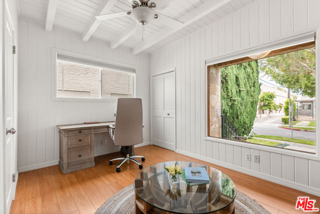 419 S Almont Drive, Beverly Hills CA: https://media.crmls.org/mediaz/6c2c2fd6-2e4b-477f-80ea-24c3e2aa7f2a.jpg