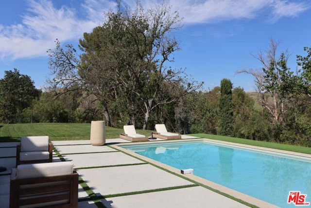 5831 Fitzpatrick Road, Hidden Hills CA: https://media.crmls.org/mediaz/6c2c9835-8119-4eee-95dc-16bc0ff510f7.jpg